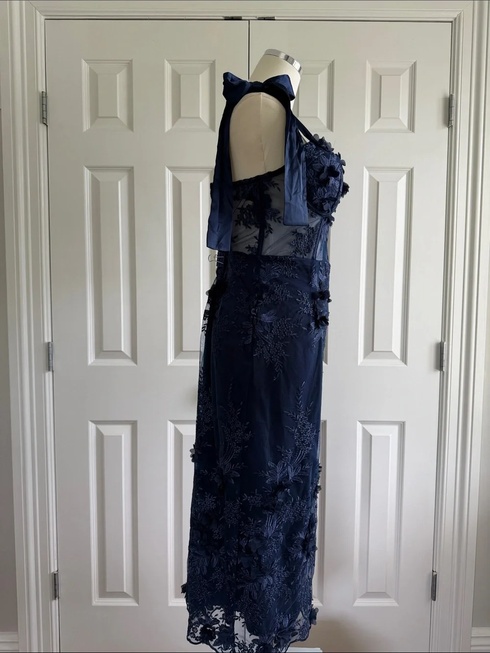 NWT Lulus Charisma Navy 3D Floral Bustier Tie Strap Wedding Guest Dress Size L - Picture 7 of 15